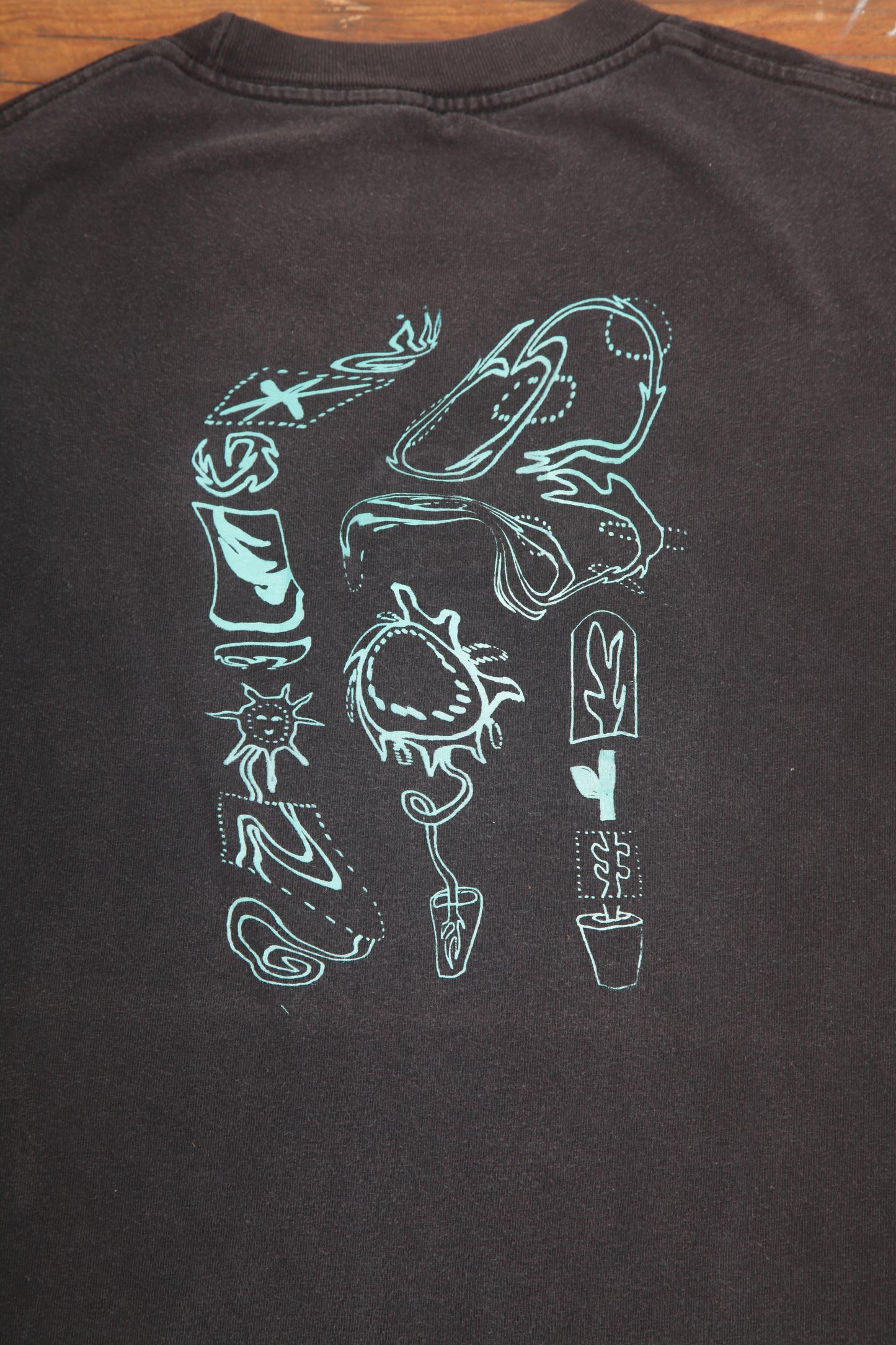 Upcycled Pre-Loved Graphic Screenprint T-Shirt (L)