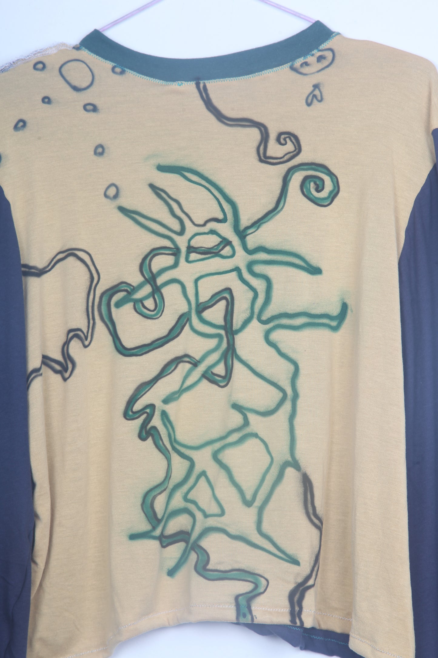 Cut & Sew Long Sleeve Top Graphic Prints (UK16)